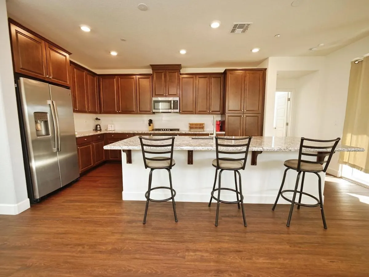 Luxury 3 Bedroom House Near Sacramento Airport Holiday home