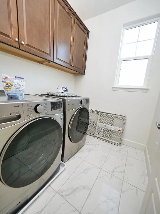 Luxury 3 Bedroom House Near Sacramento Airport United States