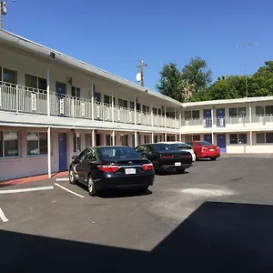 Travelodge By Wyndham Convention Center Сакраменто