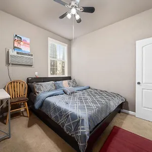 Cozy 1 Bdr/1br Near Downtown Apartment
