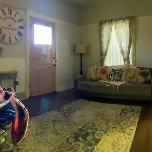 Irenehouse Victorian Apartment